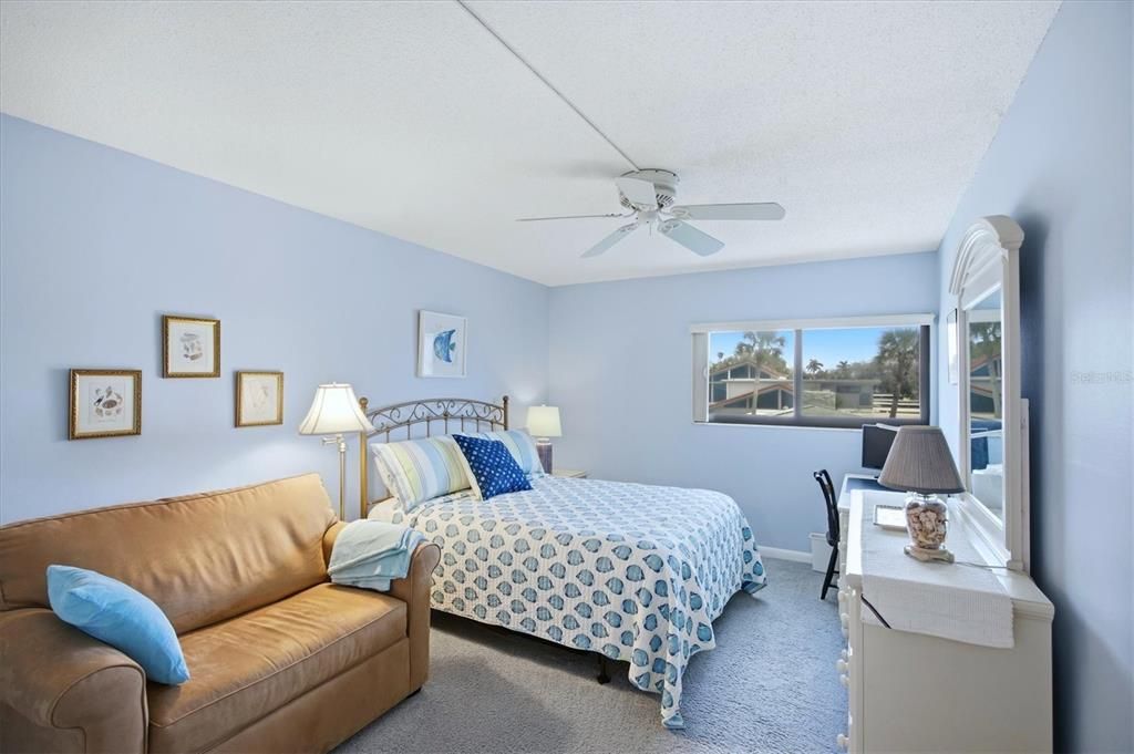 На продажу: $665,000 (2 спален, 2 ванн, 1331 Квадратных фут)