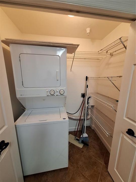 Activo con contrato: $1,695 (2 camas, 1 baños, 1116 Pies cuadrados)