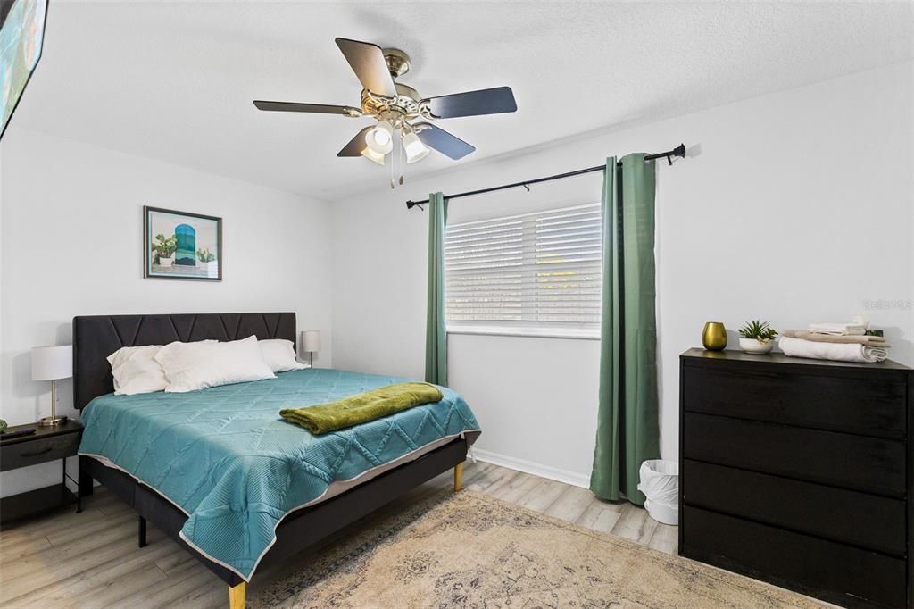 For Sale: $550,000 (4 beds, 0 baths, 2056 Square Feet)