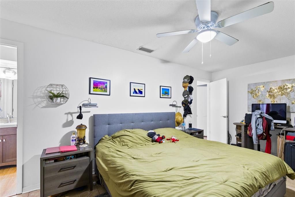 For Sale: $550,000 (4 beds, 0 baths, 2056 Square Feet)