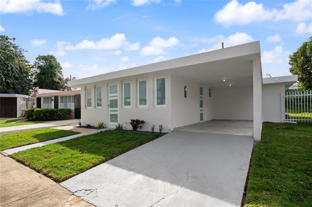 Active With Contract: $395,000 (4 beds, 3 baths, 1680 Square Feet)