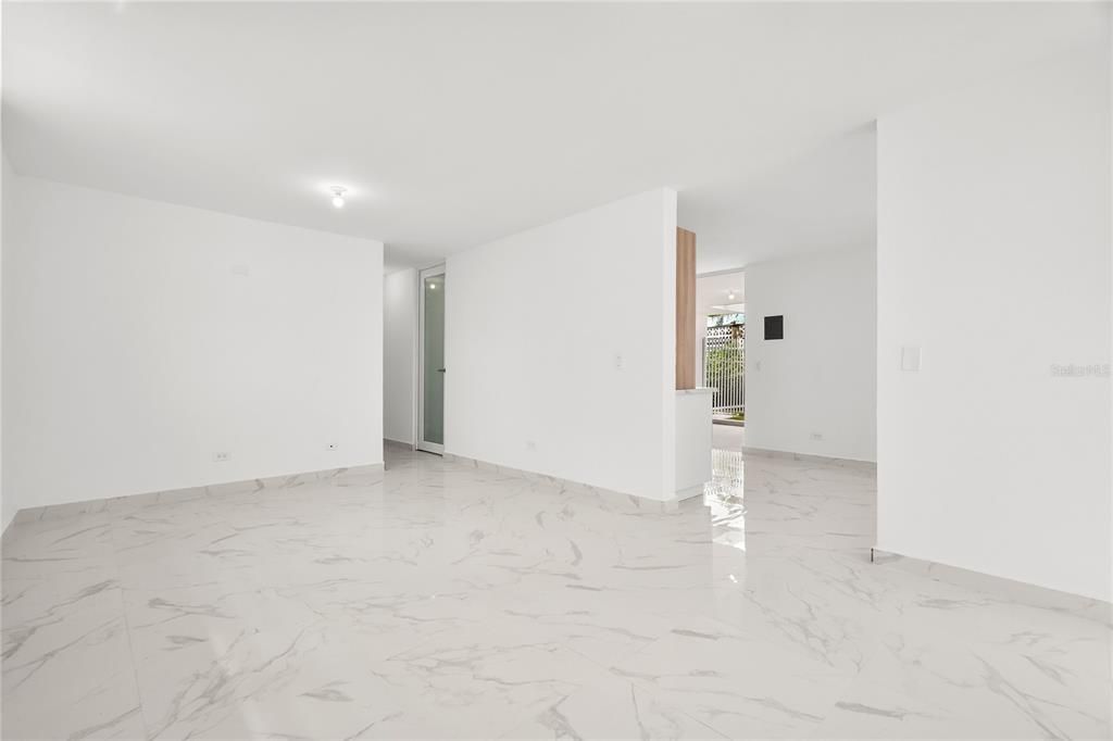 Active With Contract: $395,000 (4 beds, 3 baths, 1680 Square Feet)