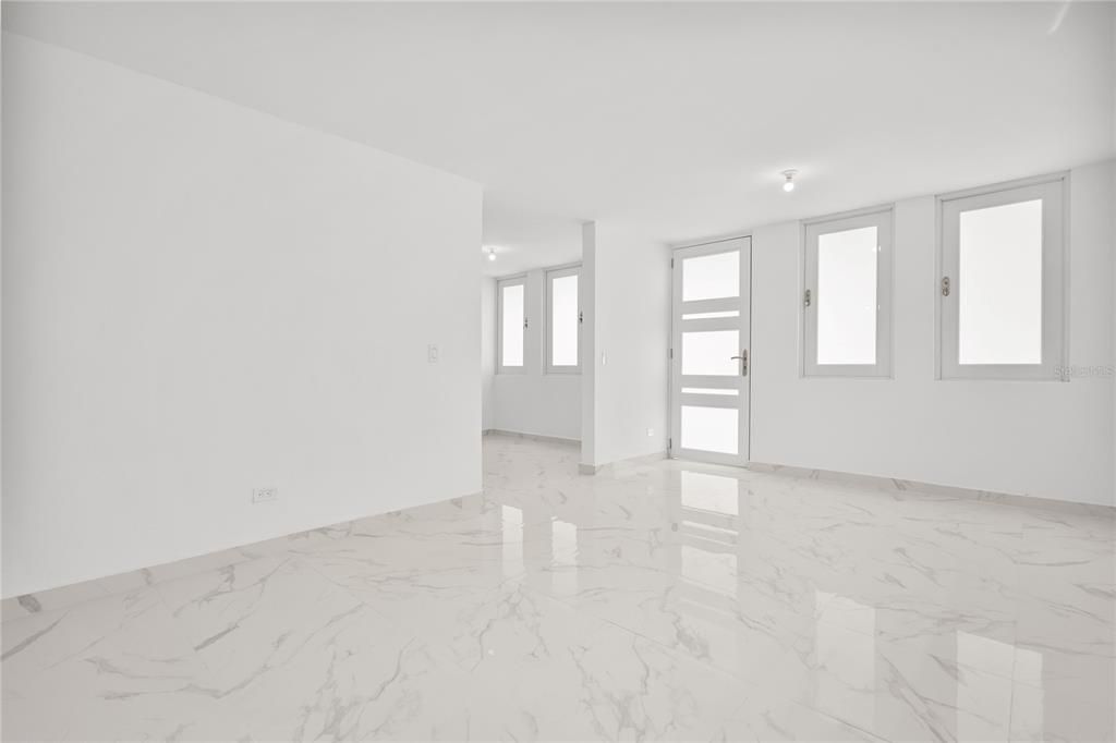 Active With Contract: $395,000 (4 beds, 3 baths, 1680 Square Feet)