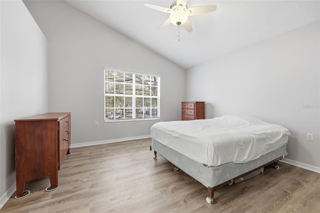 На продажу: $189,900 (1 спален, 1 ванн, 1008 Квадратных фут)