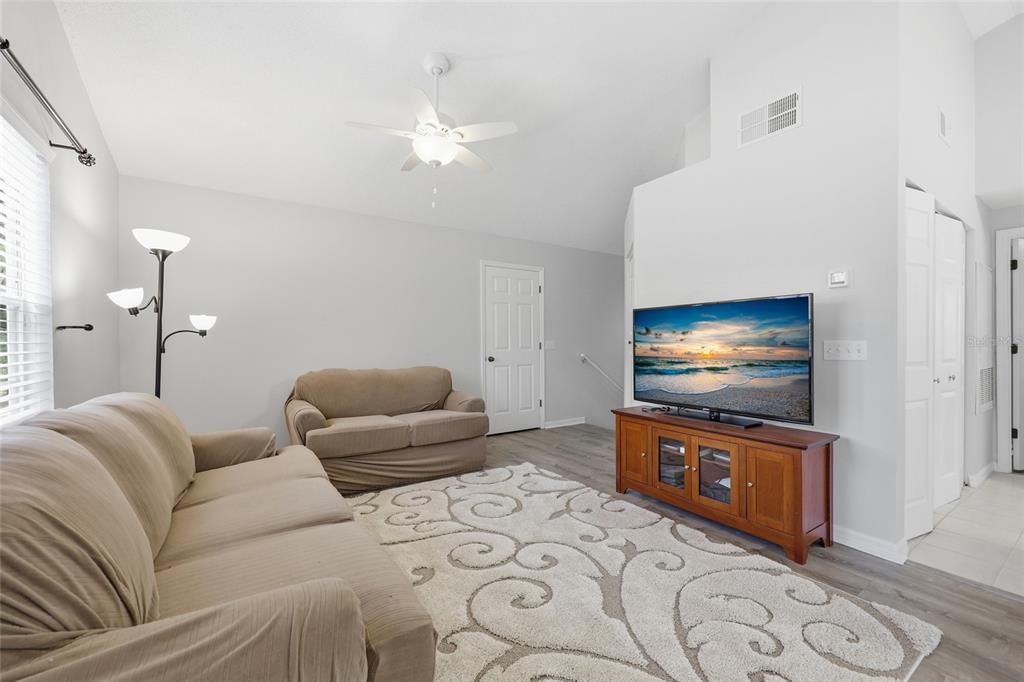 На продажу: $189,900 (1 спален, 1 ванн, 1008 Квадратных фут)