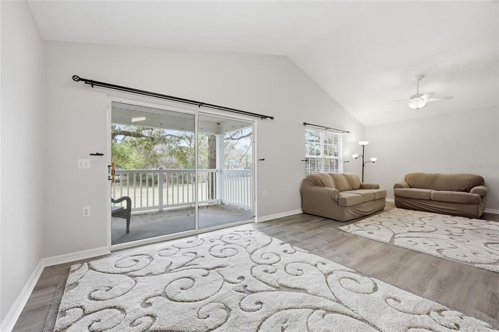 На продажу: $189,900 (1 спален, 1 ванн, 1008 Квадратных фут)