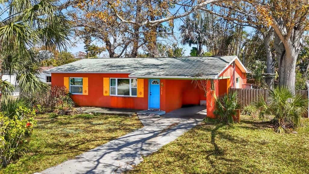 For Sale: $300,000 (0.17 acres)