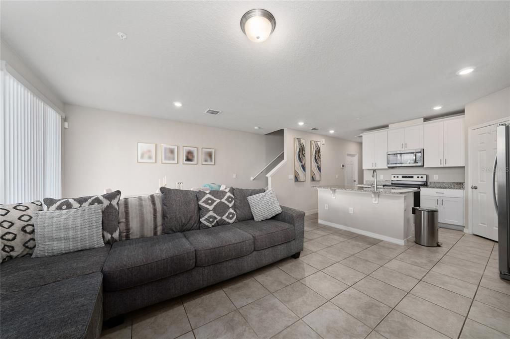 For Sale: $331,990 (3 beds, 2 baths, 1481 Square Feet)