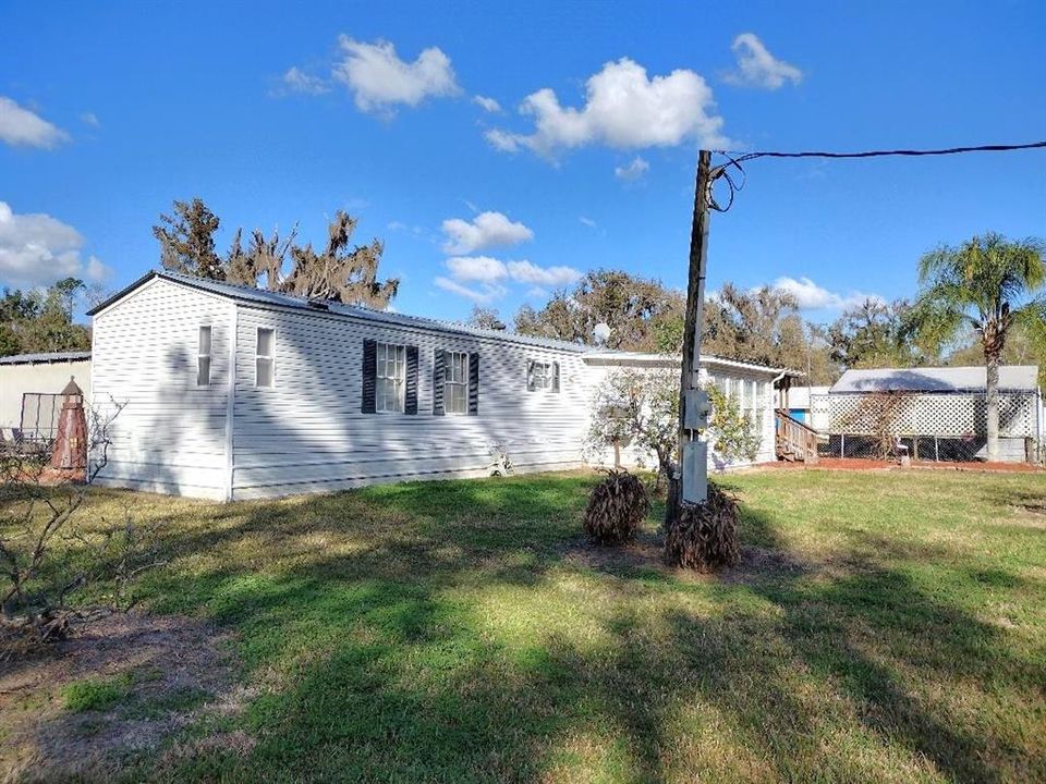 Active With Contract: $198,500 (2 beds, 2 baths, 924 Square Feet)