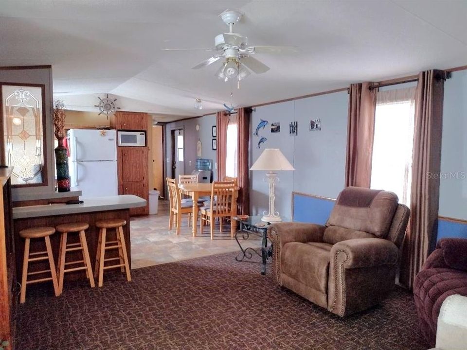 Active With Contract: $198,500 (2 beds, 2 baths, 924 Square Feet)