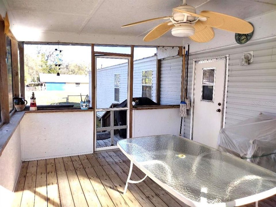 Active With Contract: $198,500 (2 beds, 2 baths, 924 Square Feet)