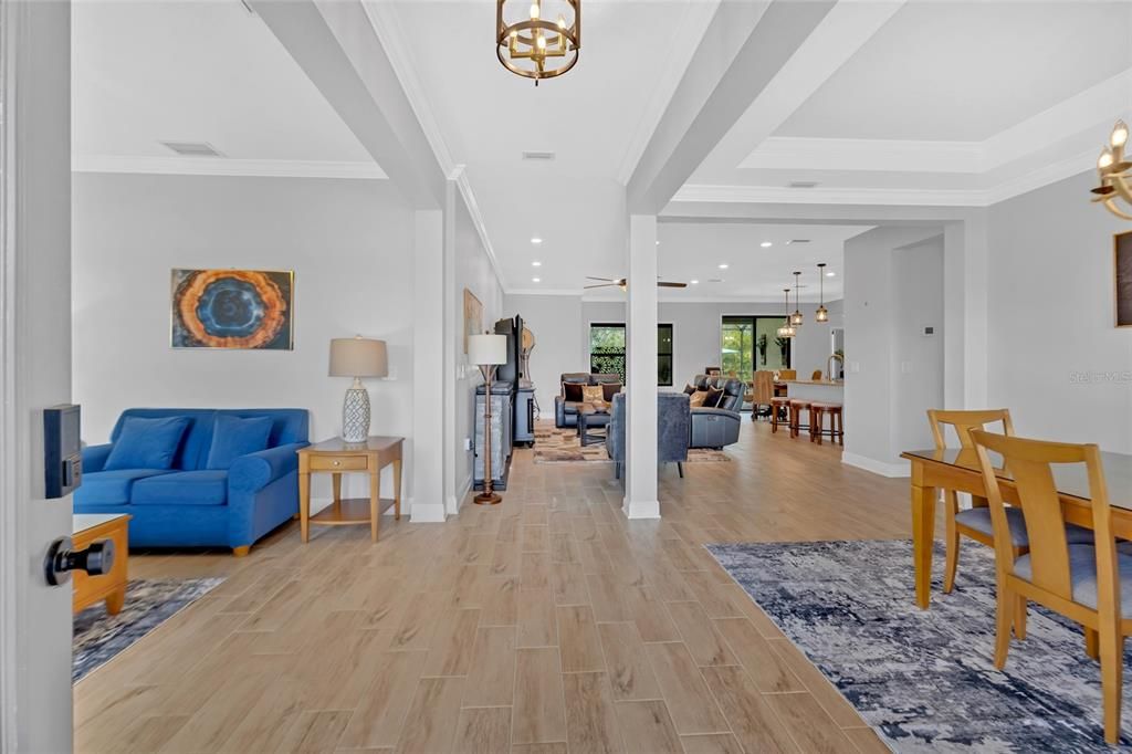 En Venta: $750,000 (4 camas, 3 baños, 2437 Pies cuadrados)