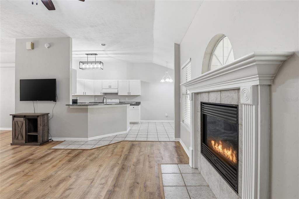 Activo con contrato: $325,000 (3 camas, 2 baños, 1770 Pies cuadrados)