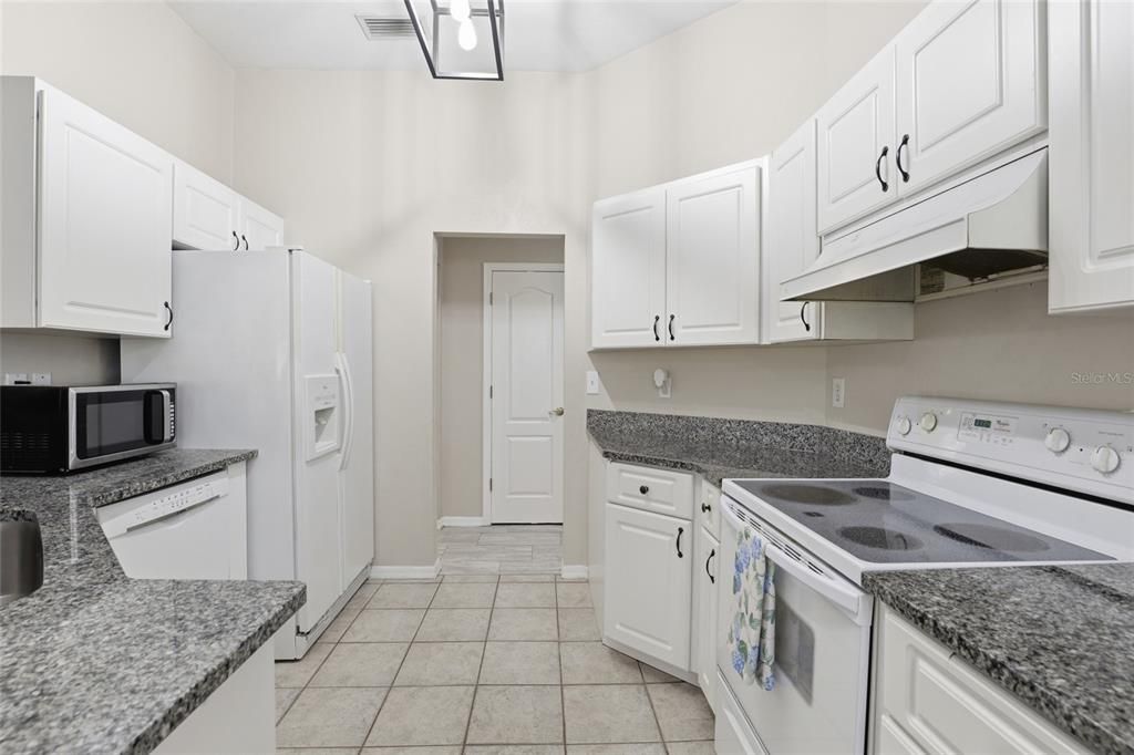 Activo con contrato: $325,000 (3 camas, 2 baños, 1770 Pies cuadrados)