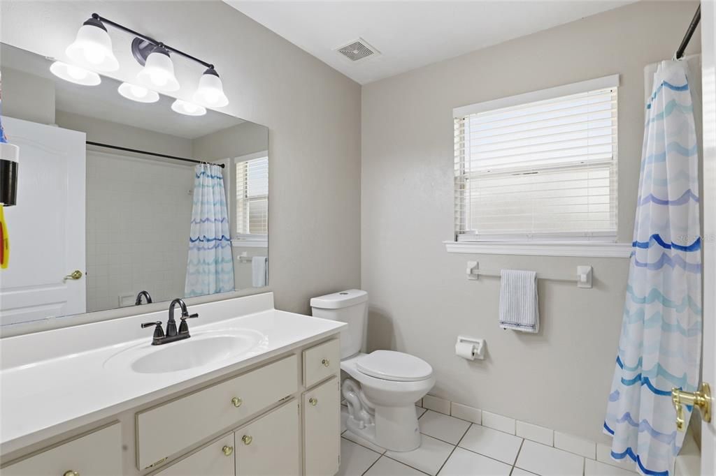 Activo con contrato: $325,000 (3 camas, 2 baños, 1770 Pies cuadrados)