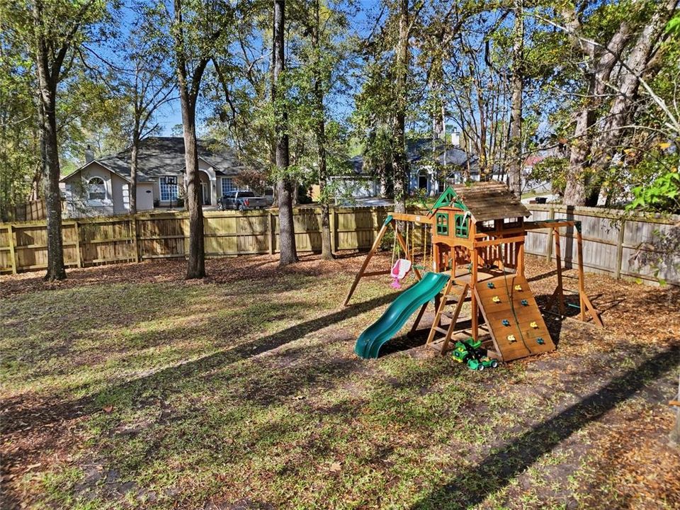 Activo con contrato: $325,000 (3 camas, 2 baños, 1770 Pies cuadrados)