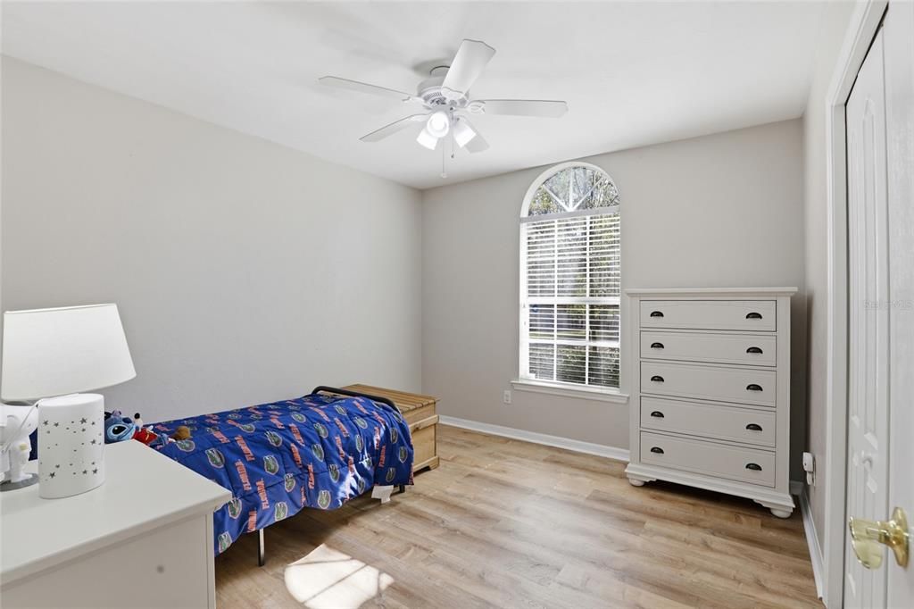 Activo con contrato: $325,000 (3 camas, 2 baños, 1770 Pies cuadrados)