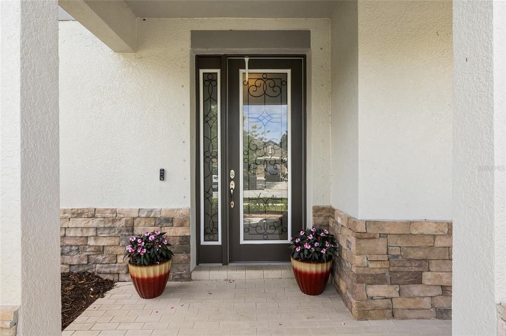 Activo con contrato: $649,000 (5 camas, 3 baños, 4684 Pies cuadrados)
