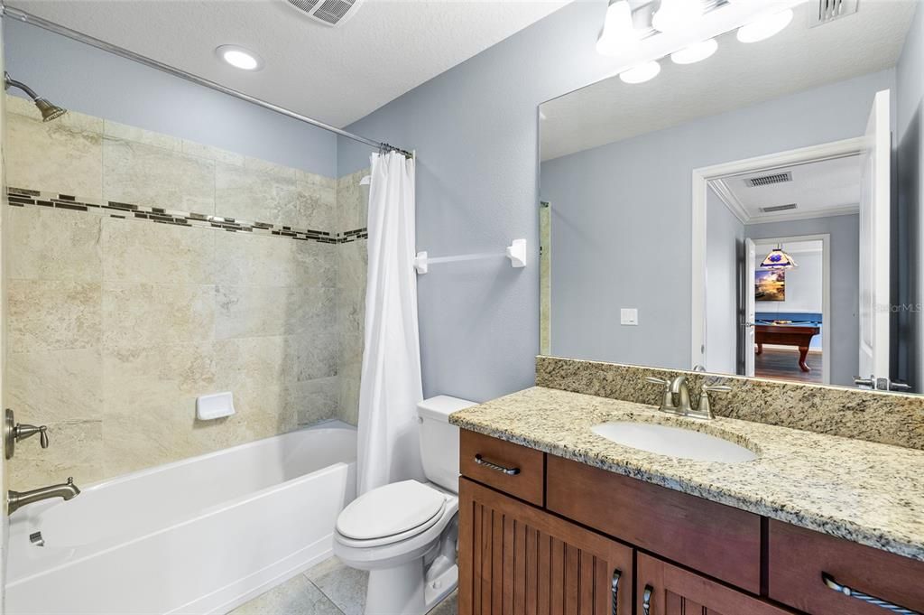 Activo con contrato: $649,000 (5 camas, 3 baños, 4684 Pies cuadrados)