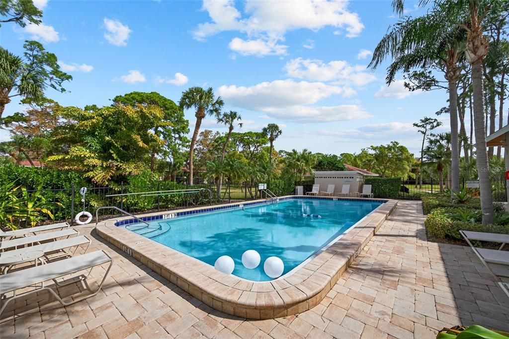 Active With Contract: $159,000 (2 beds, 2 baths, 920 Square Feet)