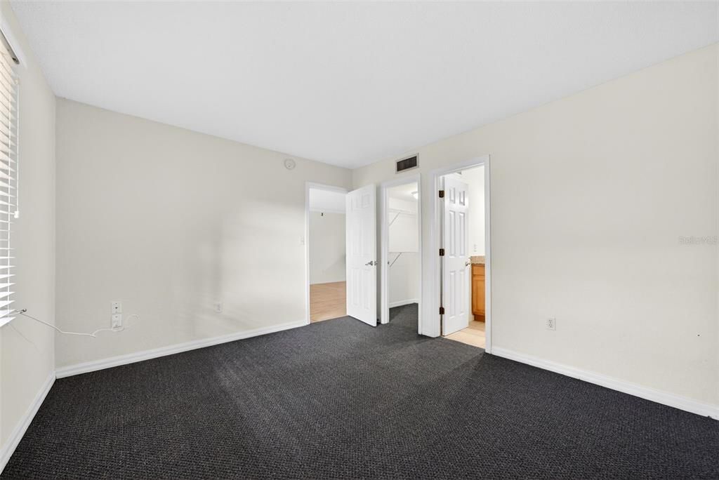 Active With Contract: $159,000 (2 beds, 2 baths, 920 Square Feet)