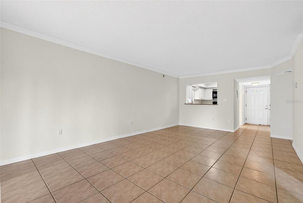 Active With Contract: $159,000 (2 beds, 2 baths, 920 Square Feet)