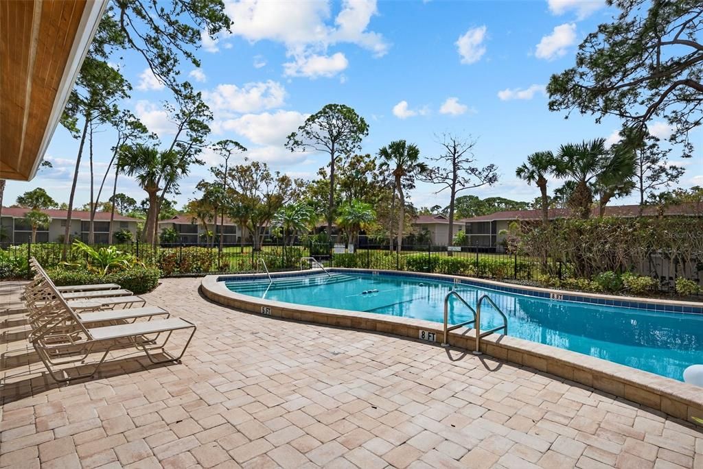 Active With Contract: $159,000 (2 beds, 2 baths, 920 Square Feet)