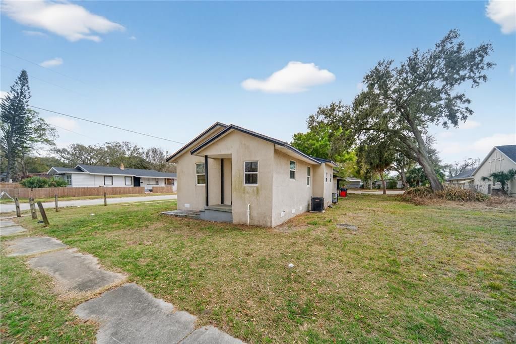 For Sale: $220,000 (0 beds, 0 baths, 1298 Square Feet)