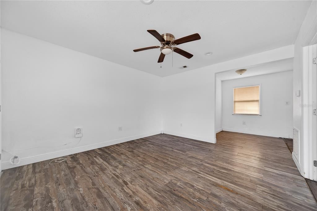 For Sale: $220,000 (0 beds, 0 baths, 1298 Square Feet)
