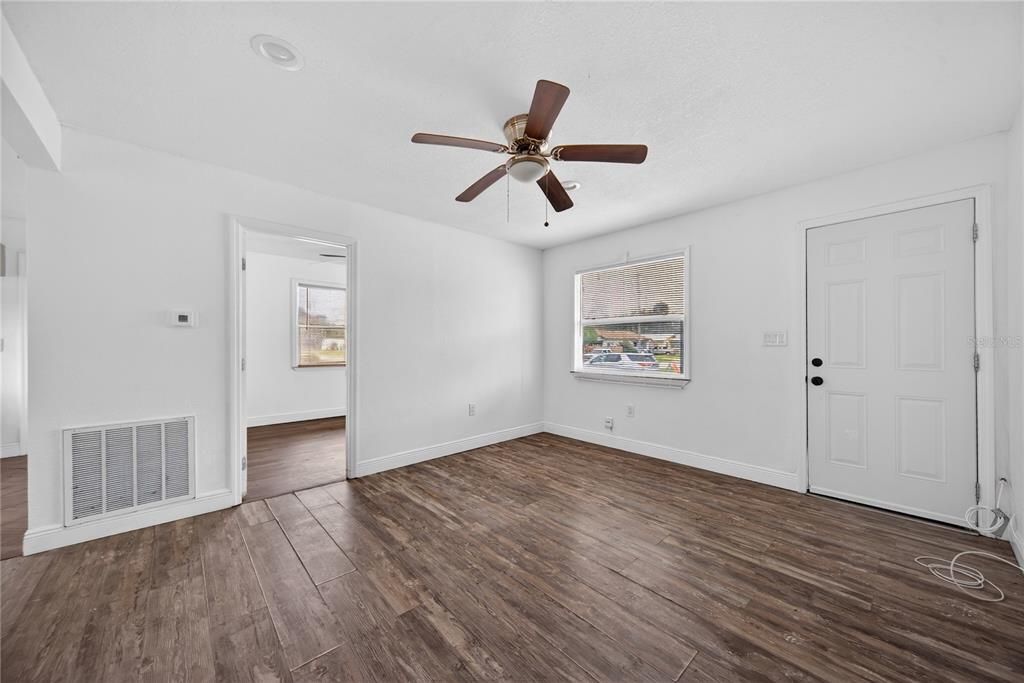 For Sale: $220,000 (0 beds, 0 baths, 1298 Square Feet)