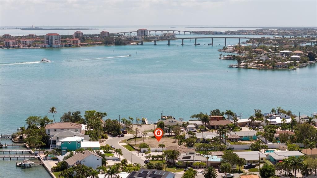 En Venta: $750,000 (0.35 acres)