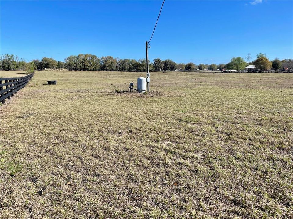 待售: $489,900 (11.95 acres)