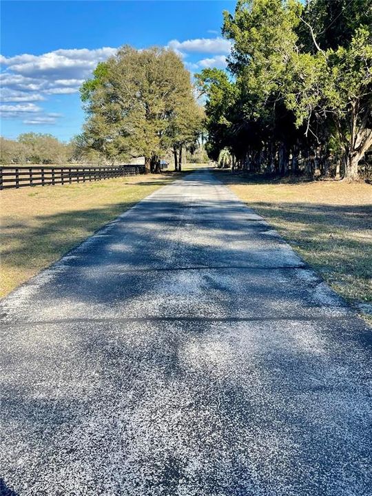 待售: $489,900 (11.95 acres)