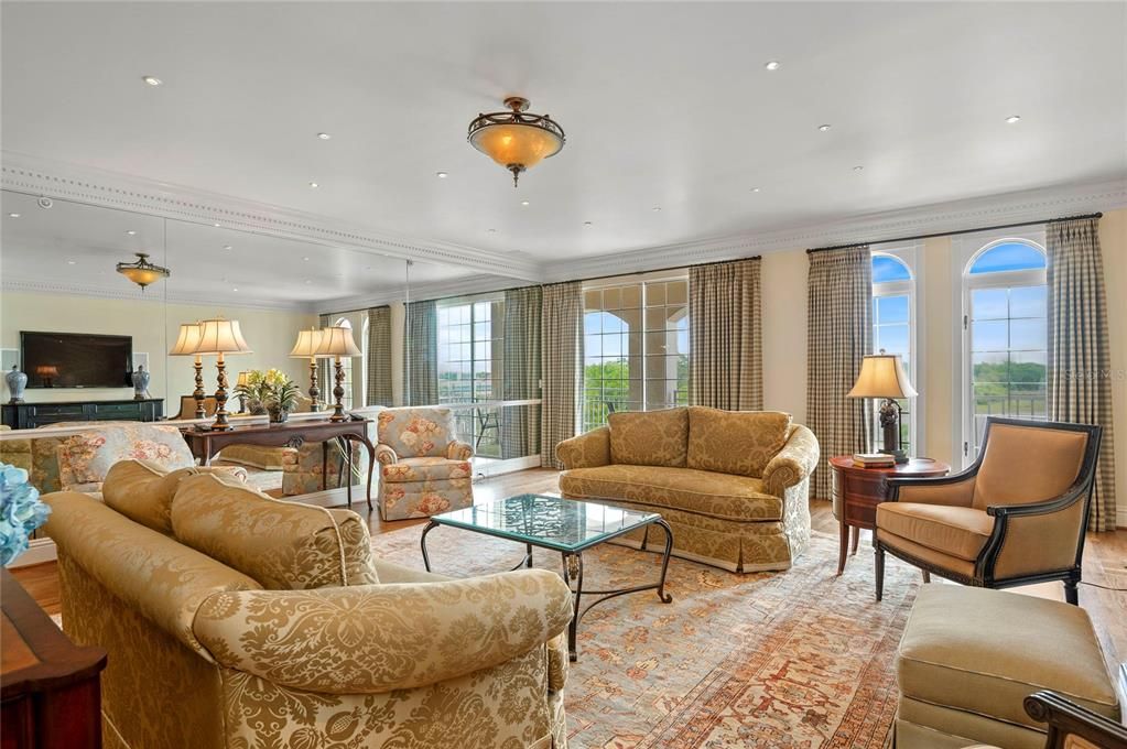 En Venta: $950,000 (3 camas, 3 baños, 3187 Pies cuadrados)