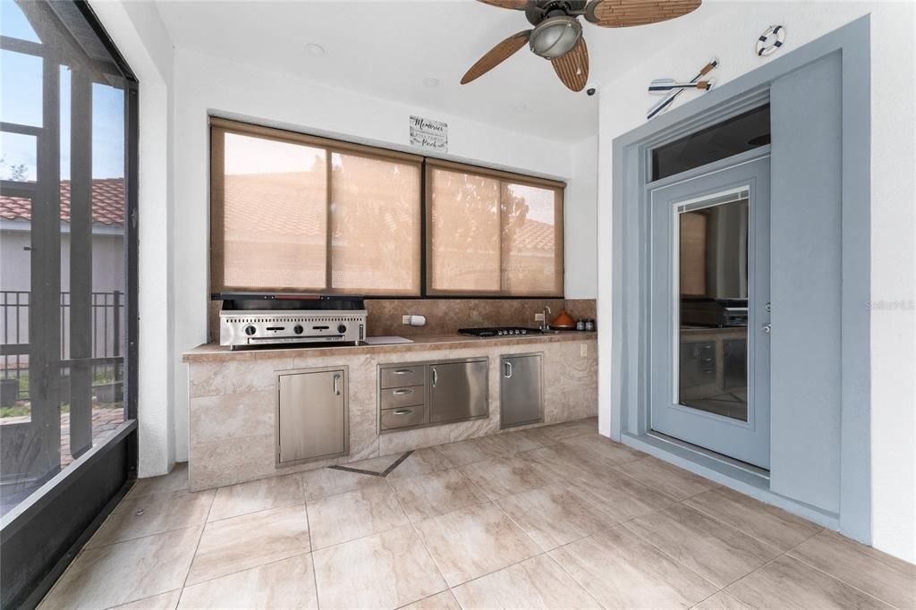 En Venta: $799,999 (4 camas, 3 baños, 2470 Pies cuadrados)