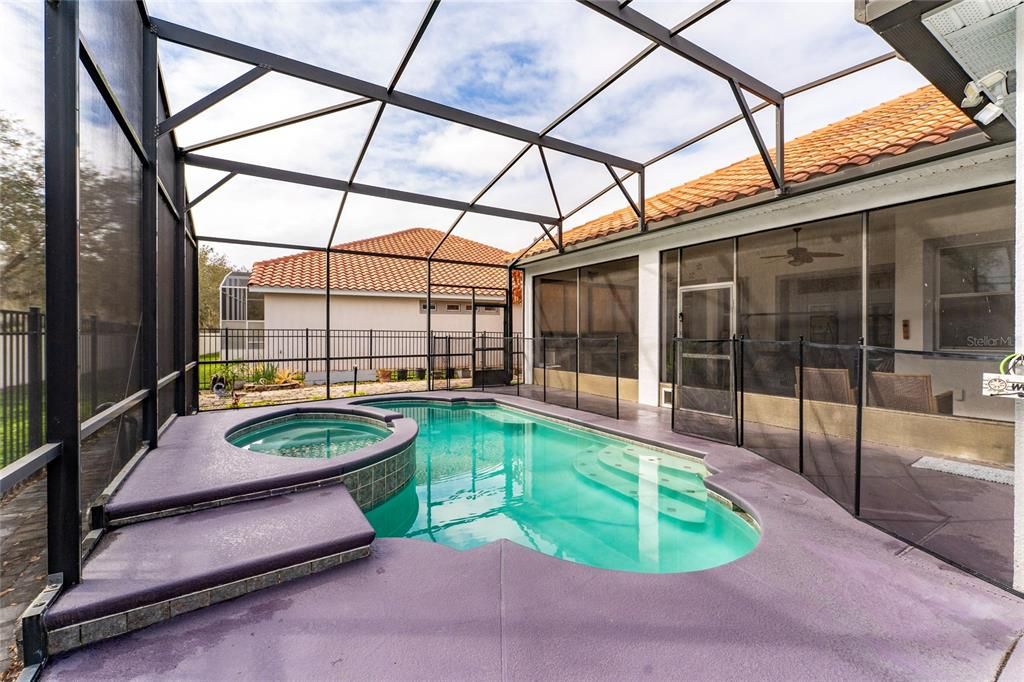 En Venta: $799,999 (4 camas, 3 baños, 2470 Pies cuadrados)
