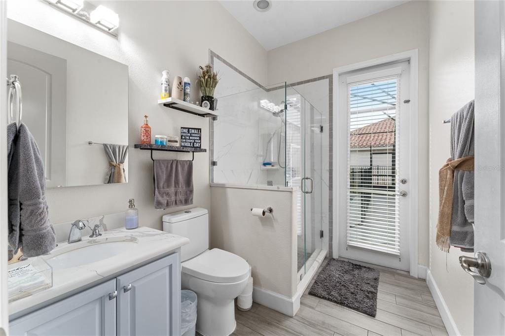 En Venta: $799,999 (4 camas, 3 baños, 2470 Pies cuadrados)