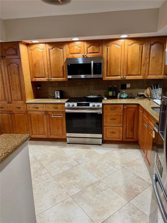 For Rent: $4,100 (3 beds, 2 baths, 2260 Square Feet)