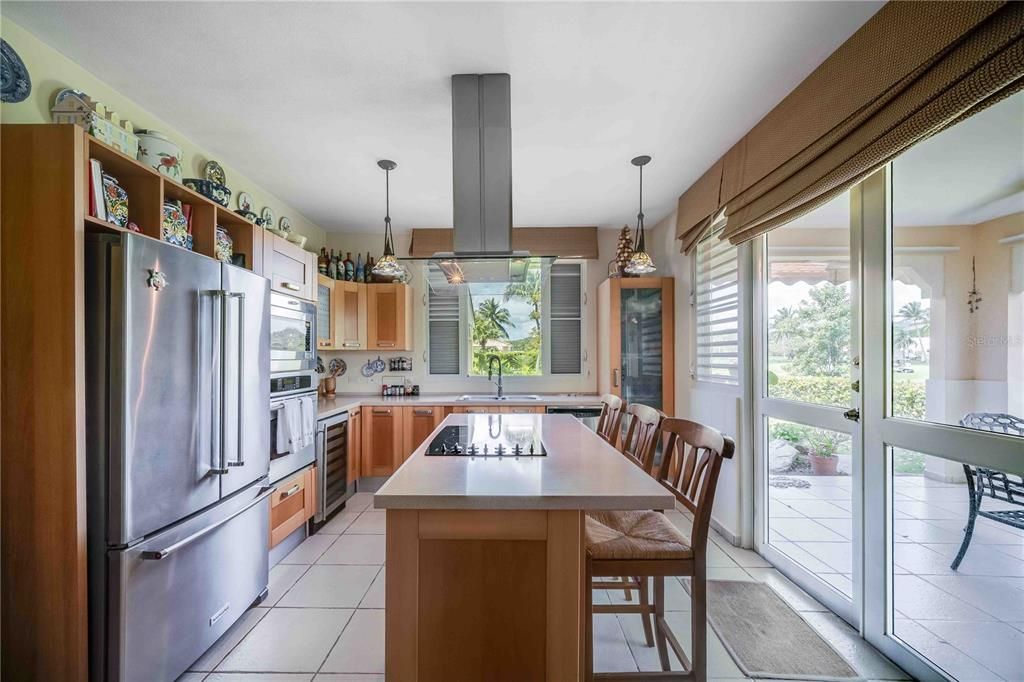 For Sale: $1,100,000 (4 beds, 4 baths, 2745 Square Feet)