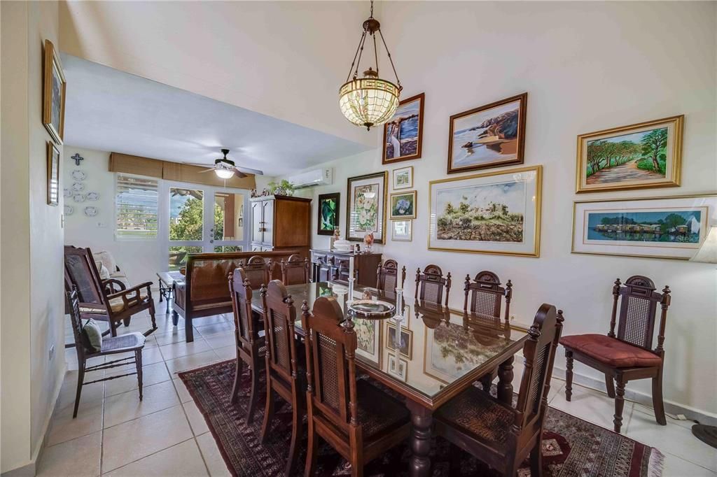 For Sale: $1,100,000 (4 beds, 4 baths, 2745 Square Feet)