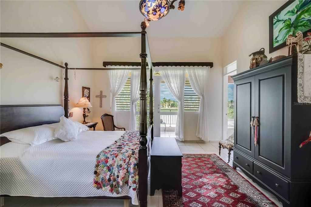 For Sale: $1,100,000 (4 beds, 4 baths, 2745 Square Feet)