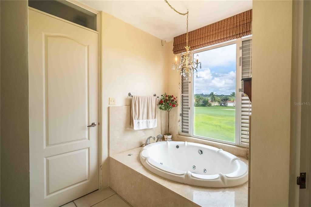 For Sale: $1,100,000 (4 beds, 4 baths, 2745 Square Feet)