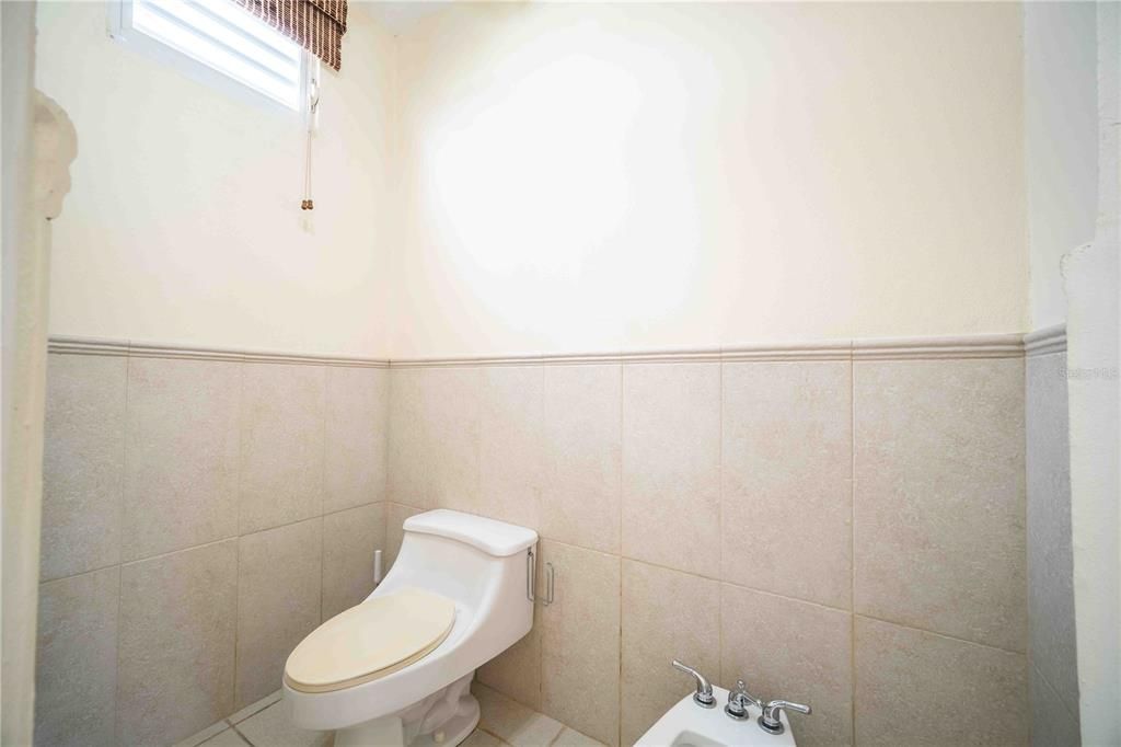 For Sale: $1,100,000 (4 beds, 4 baths, 2745 Square Feet)