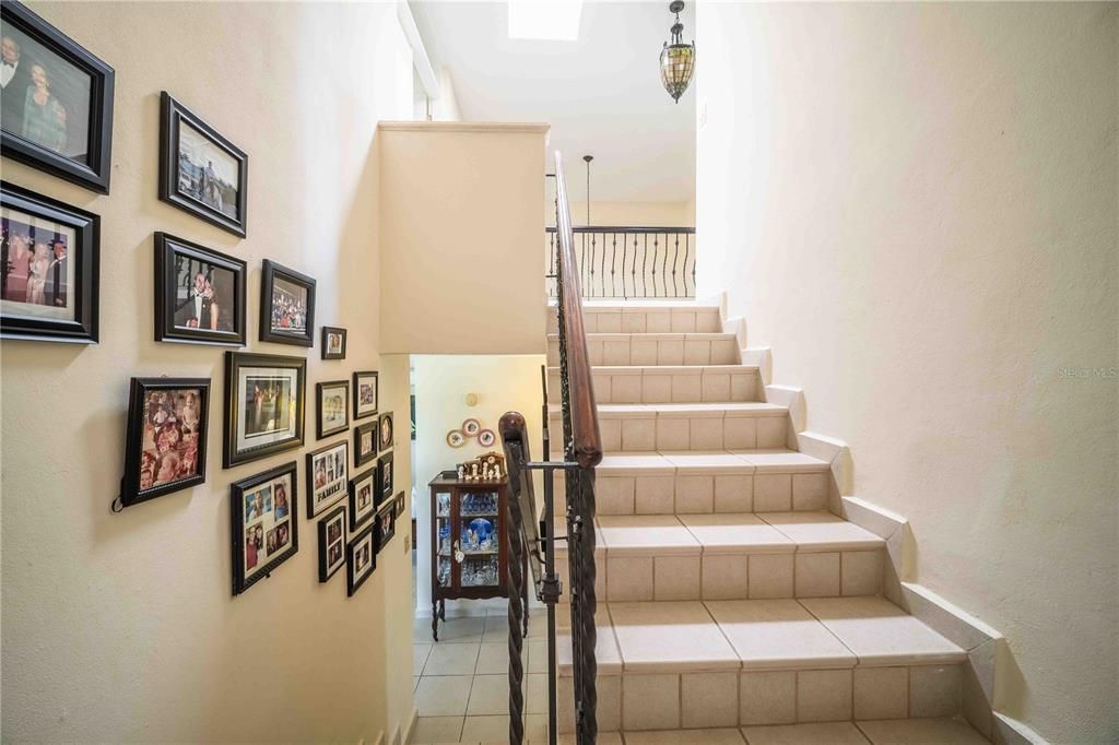 For Sale: $1,100,000 (4 beds, 4 baths, 2745 Square Feet)