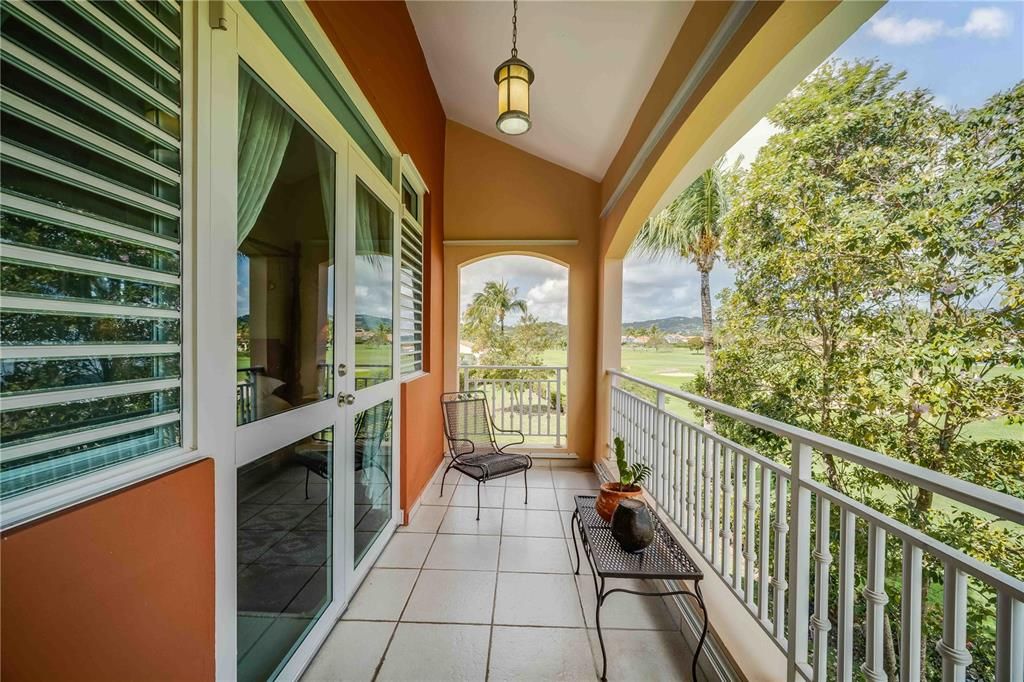 For Sale: $1,100,000 (4 beds, 4 baths, 2745 Square Feet)
