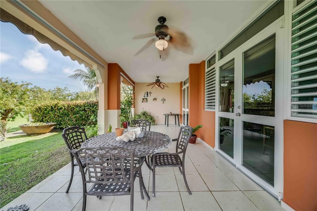 For Sale: $1,100,000 (4 beds, 4 baths, 2745 Square Feet)