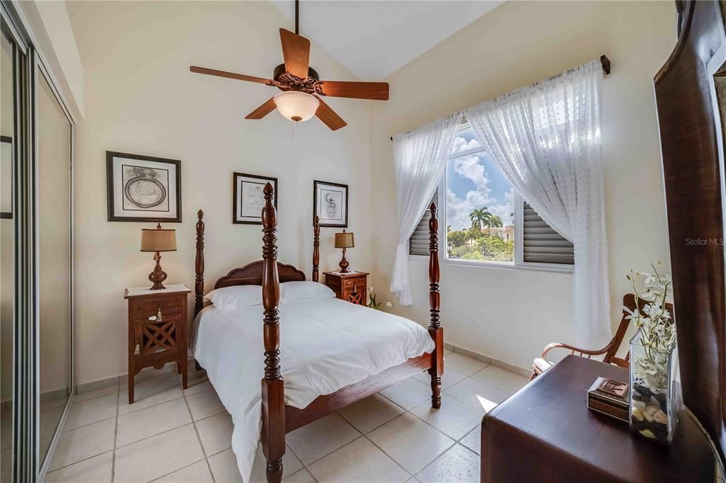 For Sale: $1,100,000 (4 beds, 4 baths, 2745 Square Feet)