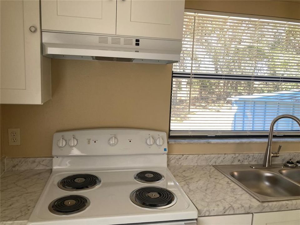 For Rent: $1,450 (2 beds, 1 baths, 980 Square Feet)