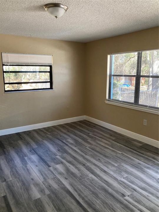 For Rent: $1,450 (2 beds, 1 baths, 980 Square Feet)