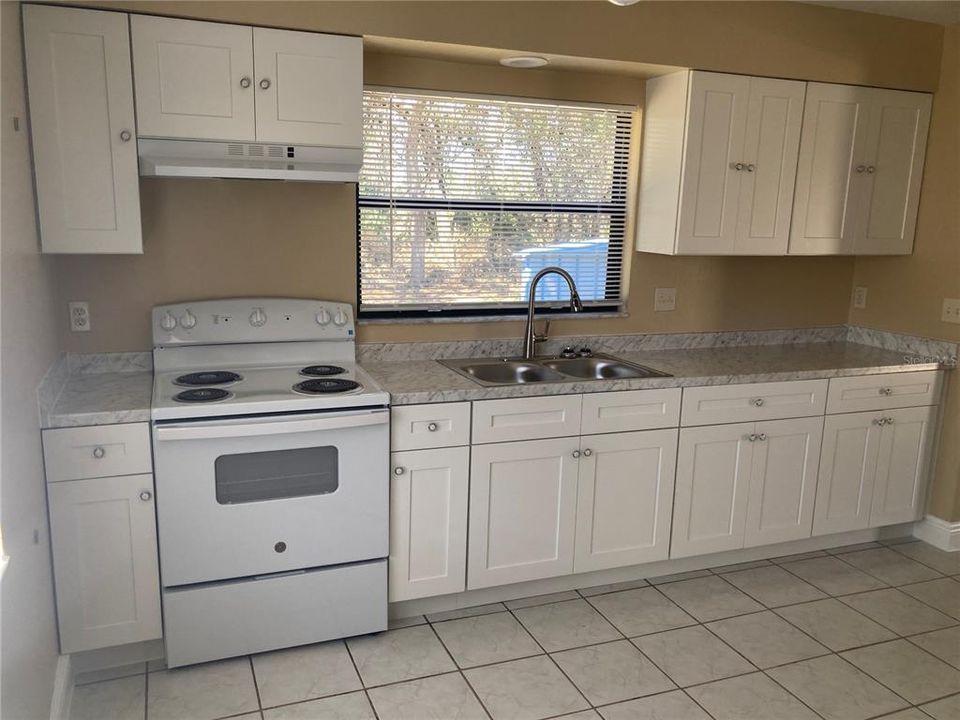 For Rent: $1,450 (2 beds, 1 baths, 980 Square Feet)